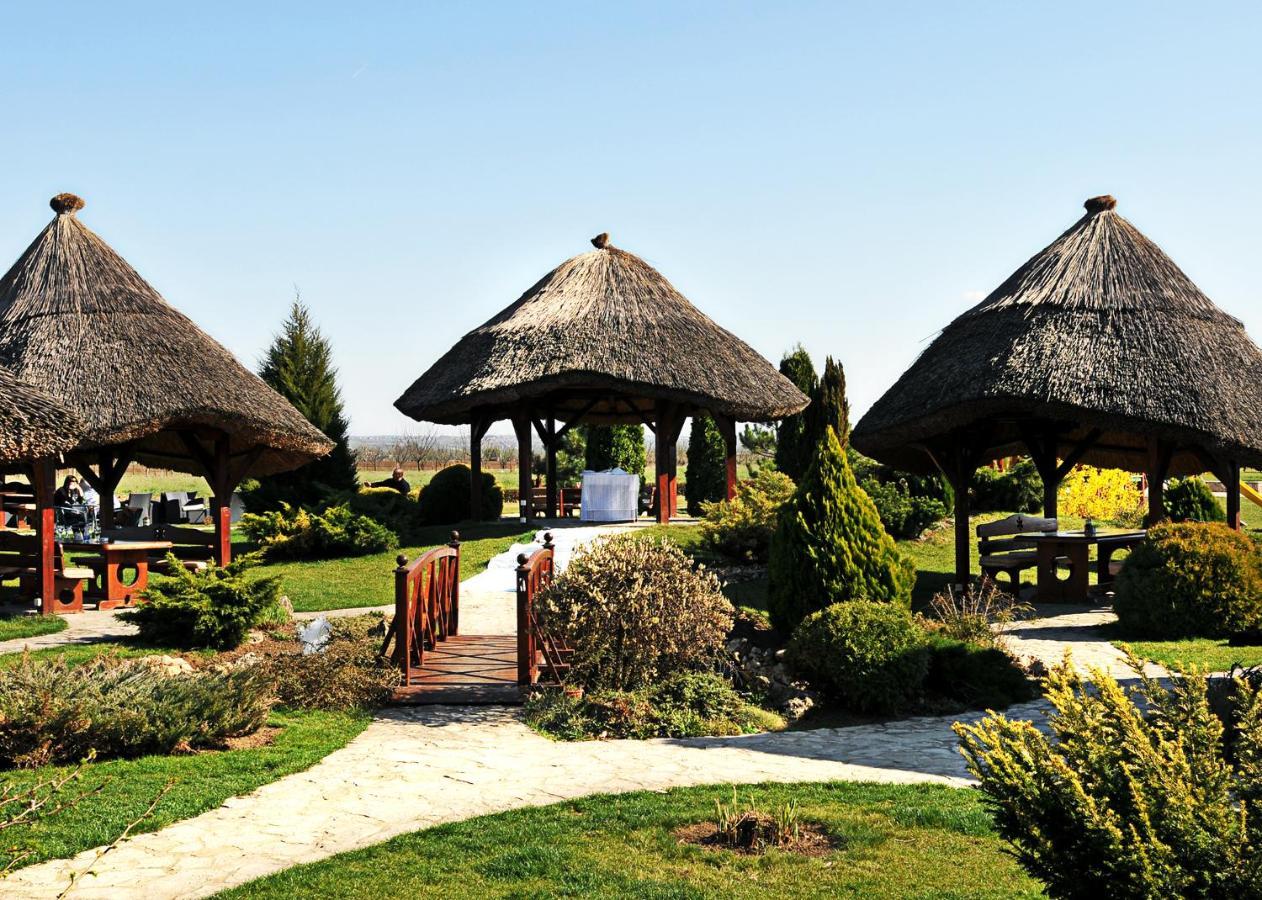 S Club Resort Hotel Aqua Park And Spa Belgrado Exterior foto