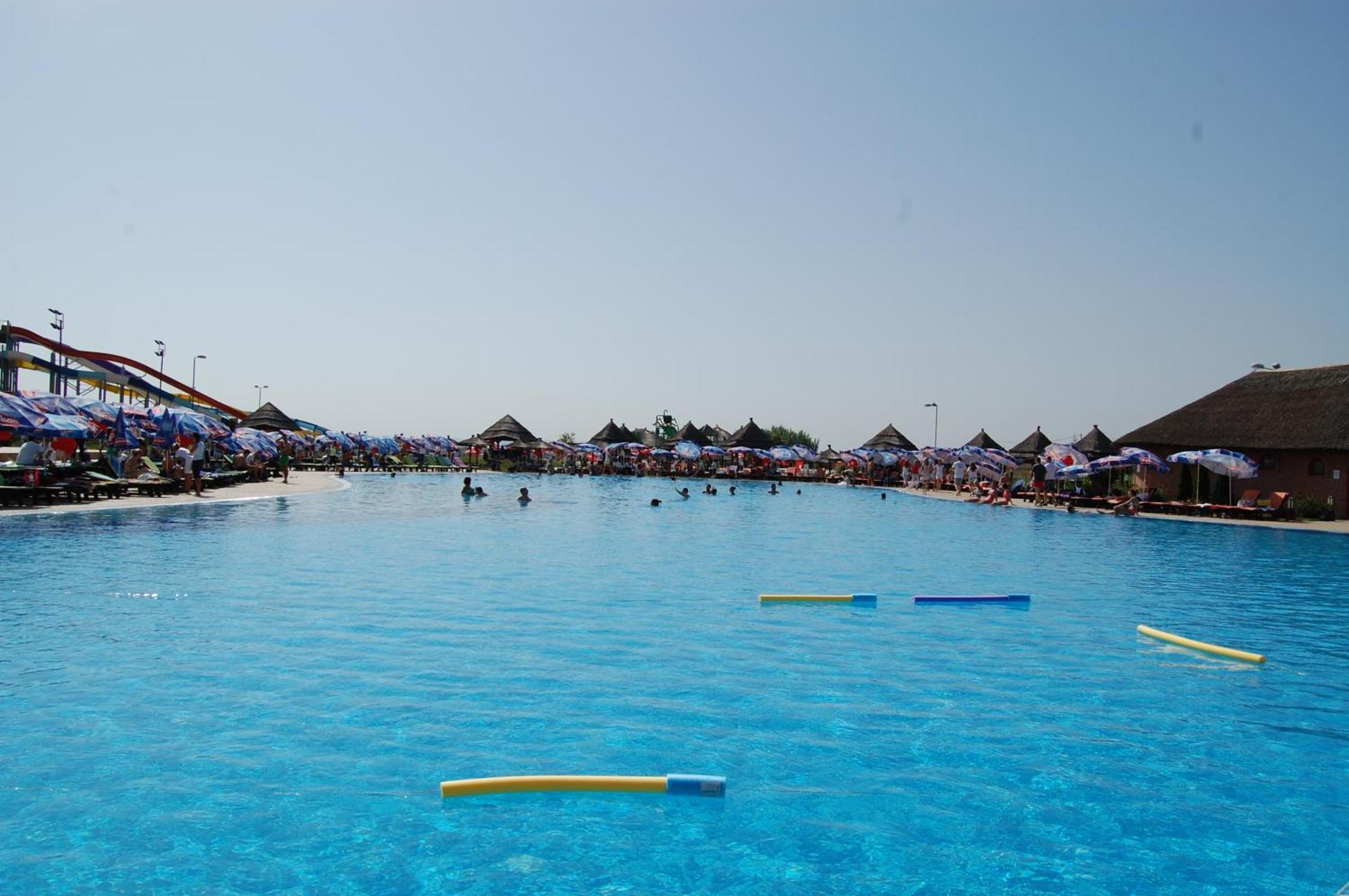 S Club Resort Hotel Aqua Park And Spa Belgrado Exterior foto