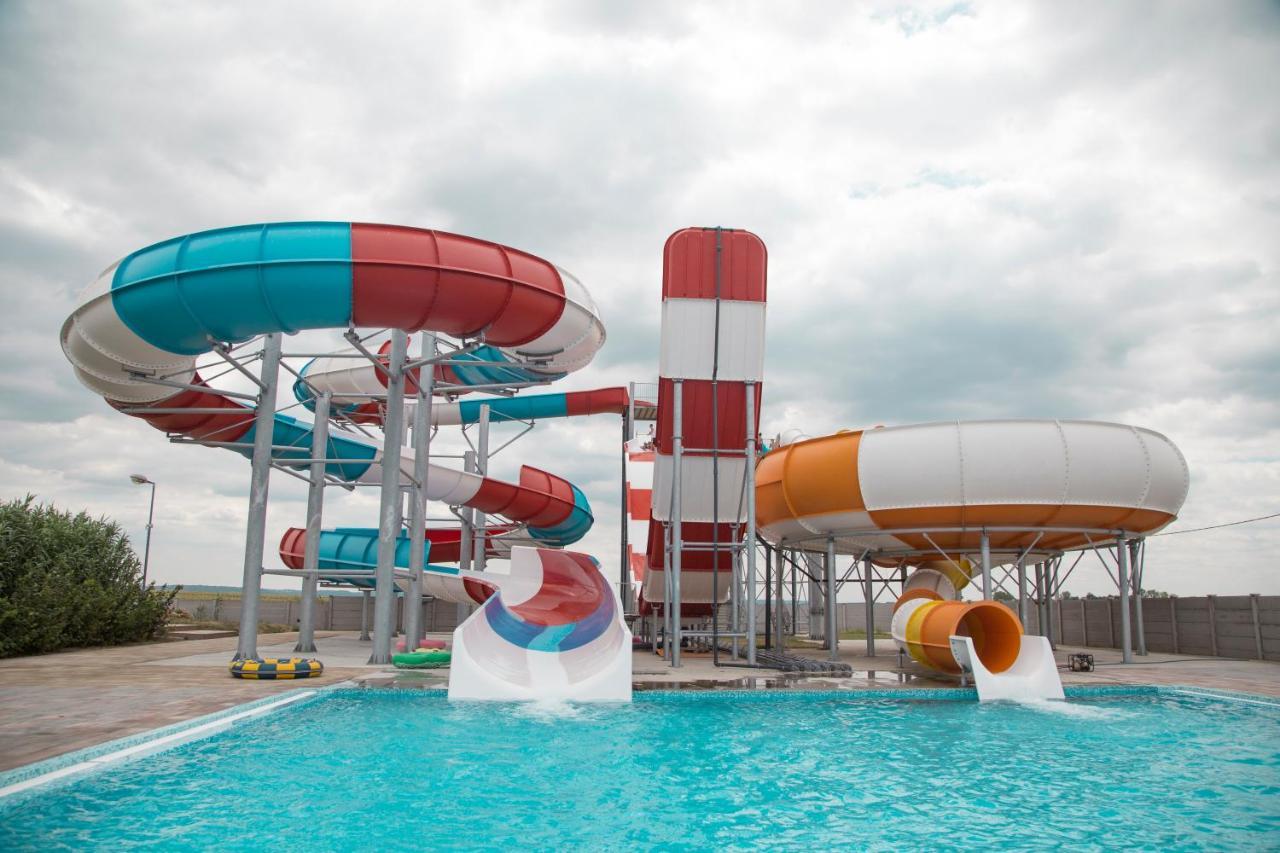 S Club Resort Hotel Aqua Park And Spa Belgrado Exterior foto