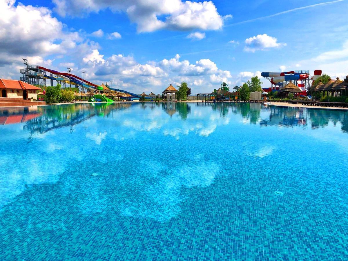 S Club Resort Hotel Aqua Park And Spa Belgrado Exterior foto